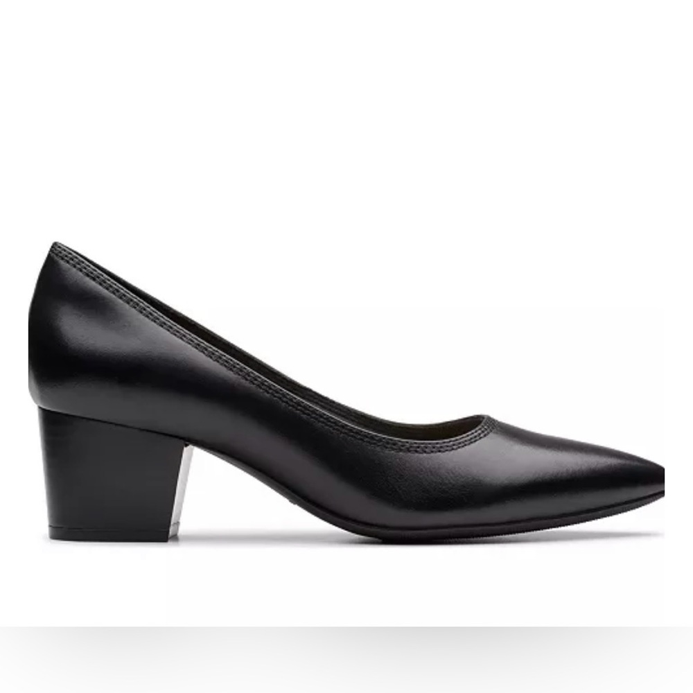 Clarks Ellen, Hope black leather heels size 6 1/2.